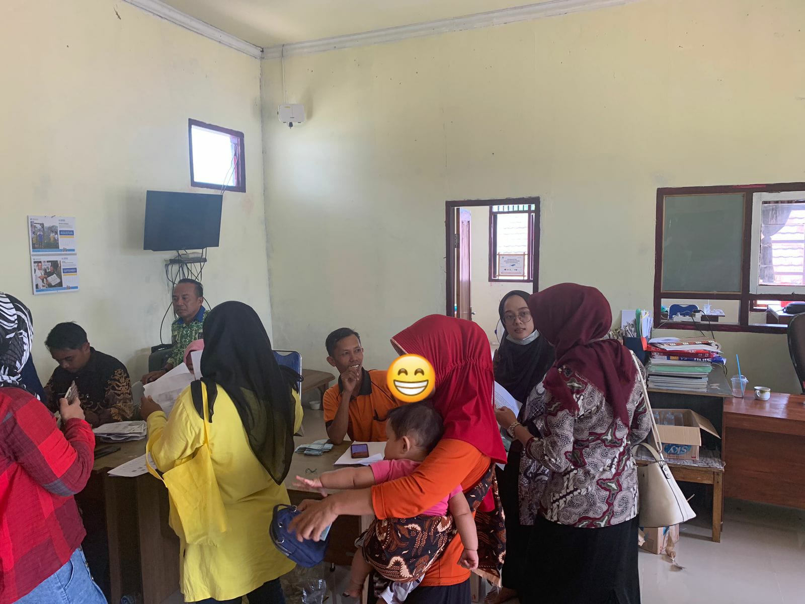 MONITORING DAN EVALUASI PENYALURAN BANTUAN LANGSUNG TUNAI ( BLT ) BBM