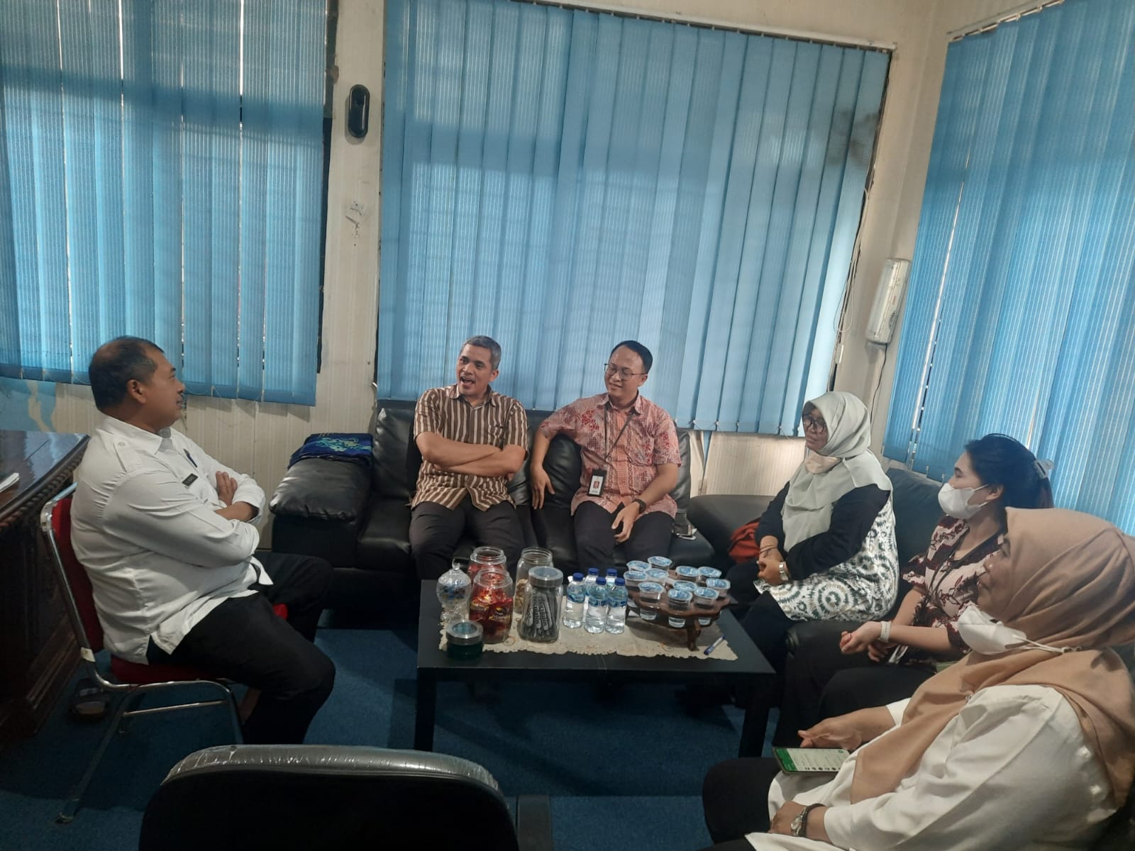 Menerima Tamu Dari Kementerian Sosial RI