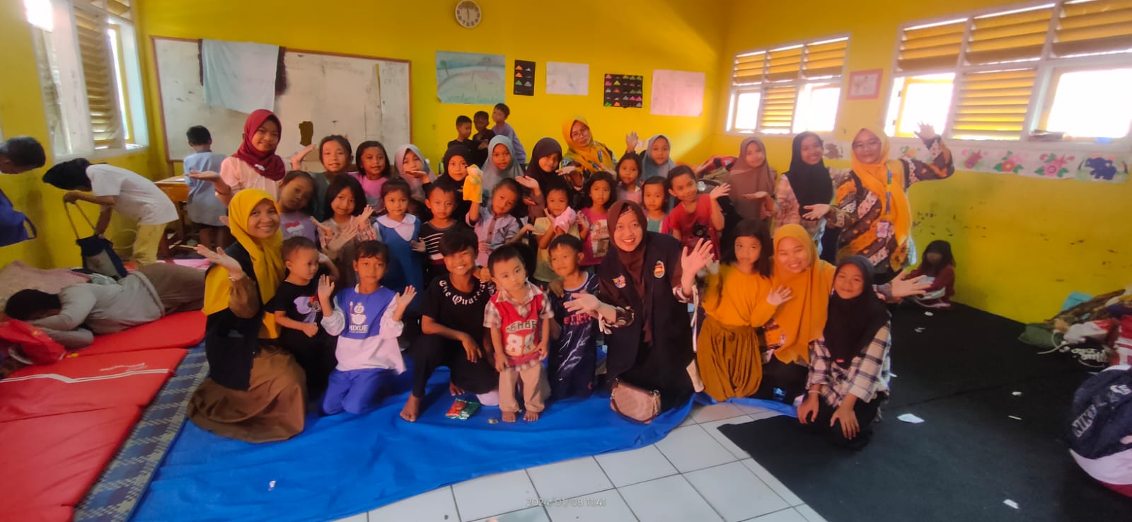 Layanan Psikososial Trauma Healing Kepada para Korban Bencana Alam Tanah Longsor dan Banjir di Kecamatan Tegalwaru