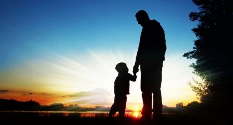 PERKUAT PERAN AYAH UNTUK MENINGKATKAN KUALITAS PENGASUHAN ANAK
