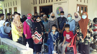Ketua Dharma Wanita ke Rumah Singgah, Anak-anak Disabilitas Sumringah